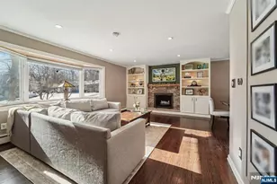 6 Browning Ct, Roseland, NJ 07068 - Photo 3