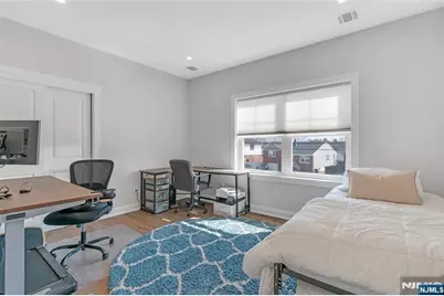 272 S Prospect Avenue, Bergenfield, NJ 07621 - Photo 19