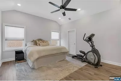 272 S Prospect Avenue, Bergenfield, NJ 07621 - Photo 15