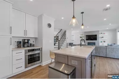 272 S Prospect Avenue, Bergenfield, NJ 07621 - Photo 11