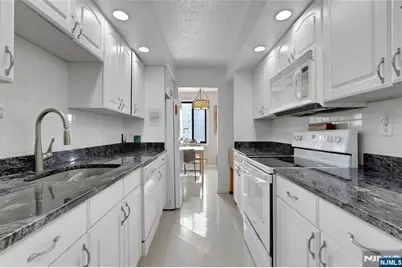 307 Prospect Avenue 14I #14I, Hackensack, NJ 07601 - Photo 9