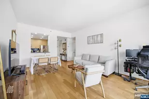 1312 City Pl, Edgewater, NJ 07020 - Photo 3