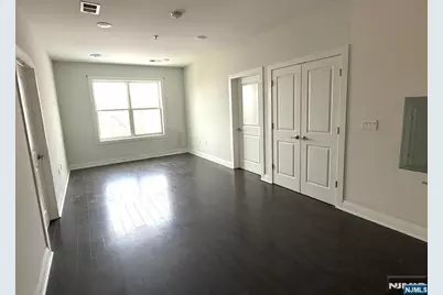 1901 Summit Avenue 301 #301, Union City, NJ 07087 - Photo 5