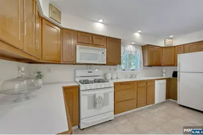 511 Hickory Street, Kearny, NJ 07032 - Photo 11