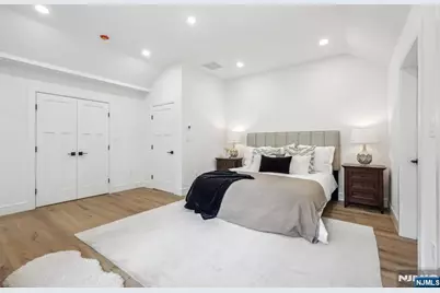 492 Oaktree Road, Oradell, NJ 07649 - Photo 15