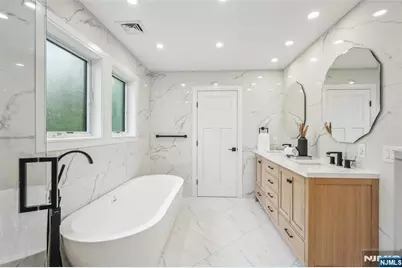 492 Oaktree Road, Oradell, NJ 07649 - Photo 17