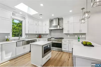 492 Oaktree Road, Oradell, NJ 07649 - Photo 7