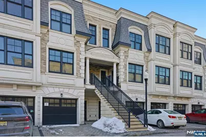 35 Marquis Court, Edgewater, NJ 07020 - Photo 3