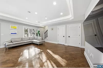 35 Marquis Court, Edgewater, NJ 07020 - Photo 7