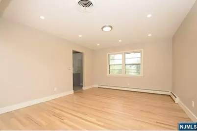 27-14 Berdan Avenue, Fair Lawn, NJ 07410 - Photo 7