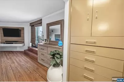 2208 Harmon Cove Tower, Secaucus, NJ 07094 - Photo 5