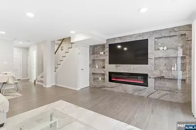 107 Adamecs Way 7 #7, South Amboy, NJ 08879 - Photo 5