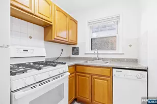 138 Clinton Pl 7C, Hackensack, NJ 07601 - Photo 5