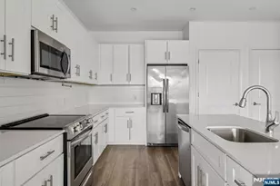 2 Executive Dr 921, Fort Lee, NJ 07024 - Photo 7