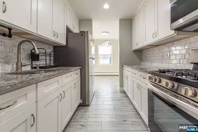 12 N End Drive, Secaucus, NJ 07094 - Photo 11