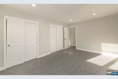 12 N End Drive, Secaucus, NJ 07094 - Photo 19