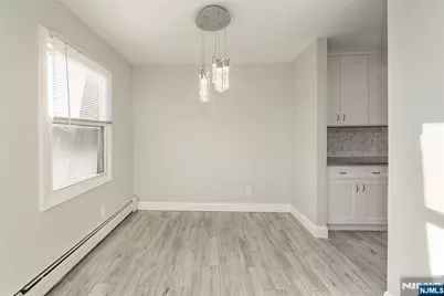 12 N End Drive, Secaucus, NJ 07094 - Photo 7