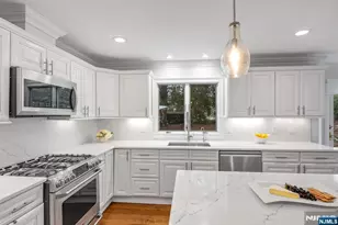 3 Stonewall Ct, Woodcliff Lake, NJ 07677 - Photo 7