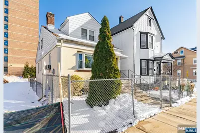 52 Oak Avenue, Irvington, NJ 07111 - Photo 3