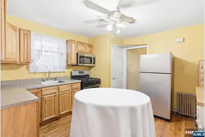 52 Oak Avenue, Irvington, NJ 07111 - Photo 7