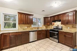 133 Cleveland Ave, Hasbrouck Heights, NJ 07604 - Photo 5