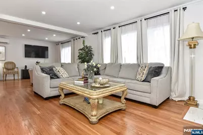 53 Lockwood Drive, Waldwick, NJ 07463 - Photo 5