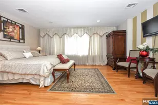 53 Lockwood Dr, Waldwick, NJ 07463 - Photo 13