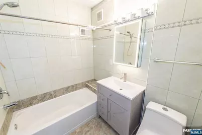 811 Inwood Terrace, Fort Lee, NJ 07024 - Photo 23