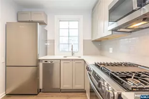 811 Inwood Terrace, Fort Lee, NJ 07024 - Photo 9