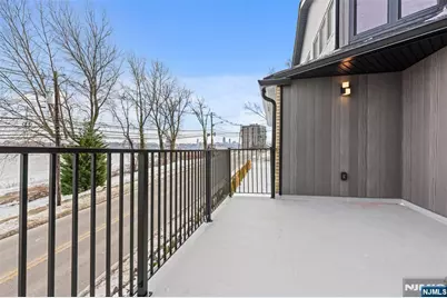 7 Sterling Place 1 #1, Edgewater, NJ 07020 - Photo 9