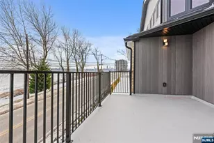 7 Sterling Pl 1, Edgewater, NJ 07020 - Photo 9