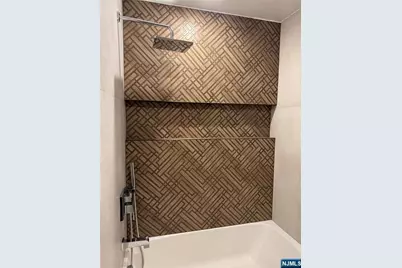 7 Sterling Place 1 #1, Edgewater, NJ 07020 - Photo 35