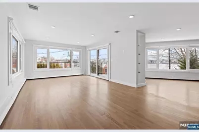 7 Sterling Place 1 #1, Edgewater, NJ 07020 - Photo 5