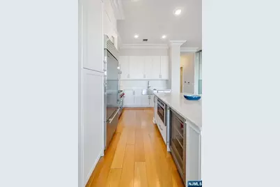 3 Somerset 113 #113, Edgewater, NJ 07020 - Photo 13