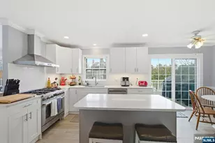 18 Laura Ln, Park Ridge, NJ 07656 - Photo 11