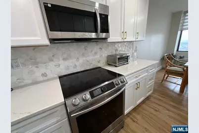 300 Winston Drive 2118 #2118, Cliffside Park, NJ 07010 - Photo 3