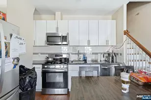 314 W 7th Ave, Newark, NJ 07107 - Photo 19