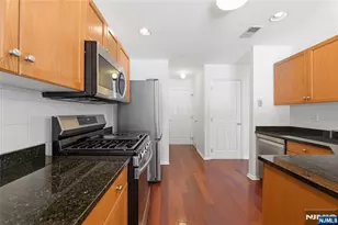 402 Dalton Ct, Denville, NJ 07834 - Photo 9