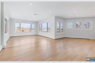 7 Sterling Place 2 #2, Edgewater, NJ 07020 - Photo 5