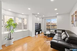 316 Nelson Ct, Edgewater, NJ 07020 - Photo 5