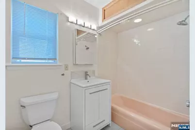 239 Crescent Lane 1 #1, Cliffside Park, NJ 07010 - Photo 13