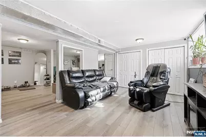 196 Merritt Avenue, Bergenfield, NJ 07621 - Photo 17