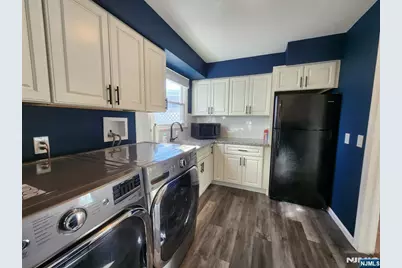 830 Pennsylvania Avenue, Lyndhurst Township, NJ 07071 - Photo 11