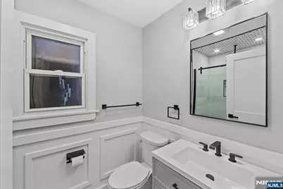 260 Washington Avenue, Elmwood Park, NJ 07407 - Photo 15