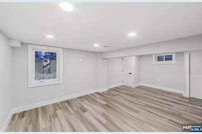 260 Washington Avenue, Elmwood Park, NJ 07407 - Photo 19