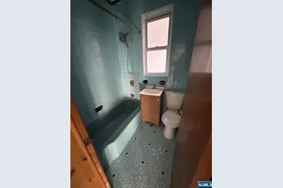 333 Danforth Avenue, Jersey City, NJ 07305 - Photo 5