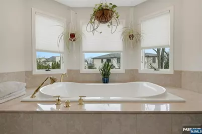 38 Geraldine Road, Englewood Cliffs, NJ 07632 - Photo 21