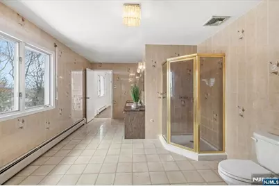 360 Valley View Avenue, Paramus, NJ 07652 - Photo 23