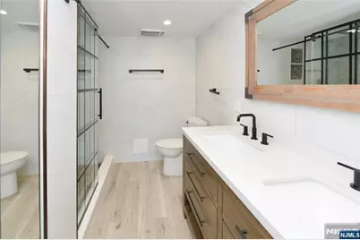 1055 River Road 310 #310, Edgewater, NJ 07020 - Photo 25