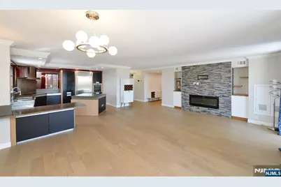 1055 River Road 310 #310, Edgewater, NJ 07020 - Photo 3